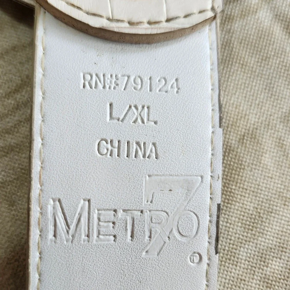 Metro 7 Stretch Medallion Belt Womens L/XL White Faux Croc Silver Western Boho